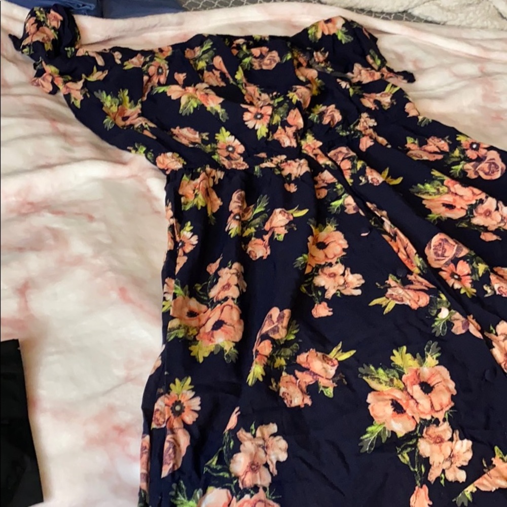Dress - Picture 6 of 6